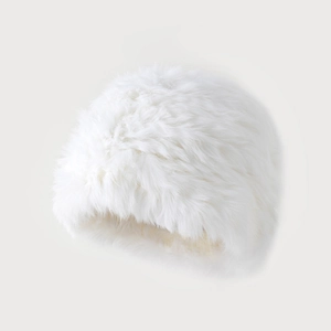 Winter faux fur plush bucket hat in soft white, cozy thick warm faux fox fur headwear