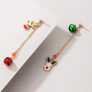 Asymmetric Christmas earrings with reindeer charm and colorful pearls on gold chains