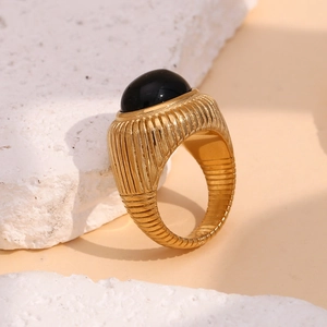 Vintage 18K gold plated stainless steel ring with black onyx and vertical stripe texture