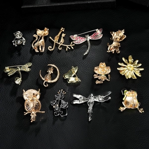 Assorted alloy animal brooches set with detailed back needle clasps and enamel accents