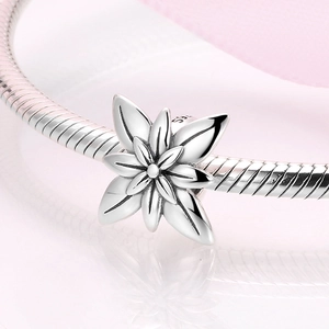 S925 sterling silver daisy flower spacer charm for DIY bracelets featuring a floral design
