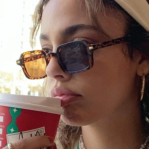 Retro square tortoiseshell sunglasses for women featuring dark lenses and street fashion style