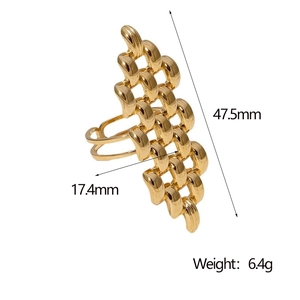 Detailed view of hollow chain link ring with precise length and weight measurements