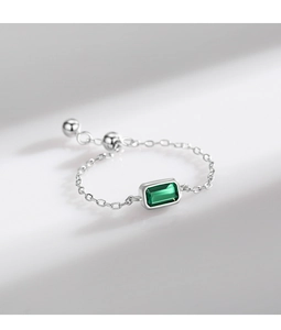 S925 silver chain ring featuring an emerald-cut green zircon and adjustable slider mechanism