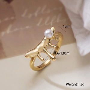 Detailed view of 18K gold irregular ring showing dimensions 1cm height and 3g weight