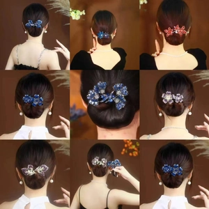 Set de pinces à cheveux fleur en zircon brillant montrant divers styles de chignons