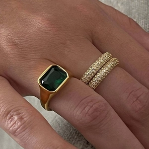 Retro 18k gold plated stacking ring set with emerald gemstone and zircon bands