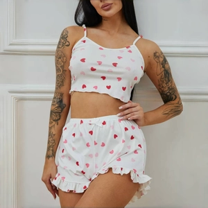 Damen Sommer Schlafanzug Set mit Herz-Print Camisole Top und Rüschen-Shorts in Weiß