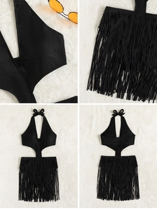 Vue détaillée du maillot de bain une pièce noir à licou avec franges et découpes