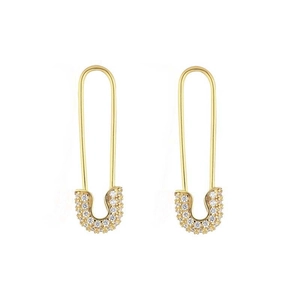 Gold paperclip earrings with heavy zircon pavé setting for a minimalist luxury look