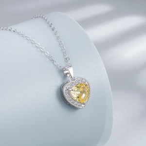 Élégant collier en argent sterling 925 avec pendentif cœur en pierre jaune brillante