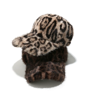Thick warm faux mink fur leopard print baseball cap for women winter season