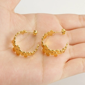 Orecchini a cerchio floreali in acciaio inossidabile placcato oro 18k stile francese