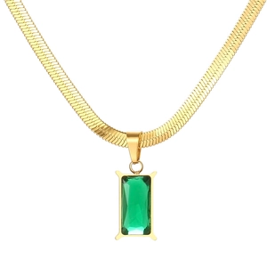 Collana a catena serpente dorata con ciondolo rettangolare verde smeraldo da donna