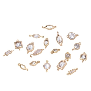 Ciondoli geometrici in oro e zirconia per la creazione di gioielli fai-da-te fatti a mano