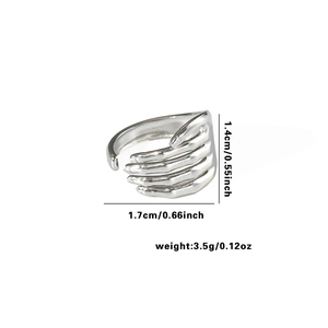 Detail showing palm shape silver ring dimensions 1.7cm width and 3.5g weight specs