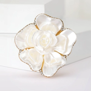 Elegant Alloy Drip Oil Flower Brooch With Rhinestones White Camellia Shape Pin For Women Clothing Fashion Jewelry Gift