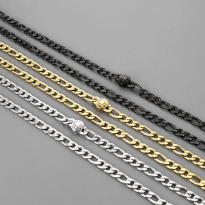 Detailansicht der 10mm Figaro-Ketten in Schwarz, Gold und Silber mit Strass-Schnallen