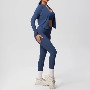 Completo yoga 3 pezzi blu navy con giacca a zip, reggiseno sportivo e leggings a vita alta