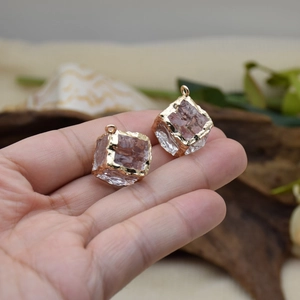 Retro transparent resin cube pendant with gold-plated edges for DIY jewelry making