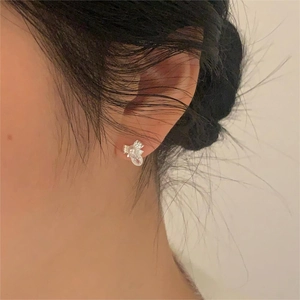 Minimalist 925 sterling silver bee stud earrings with white pearl and fine wing textures