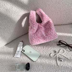 Sac à main en fausse fourrure léopard rose avec accessoires de mode quotidiens