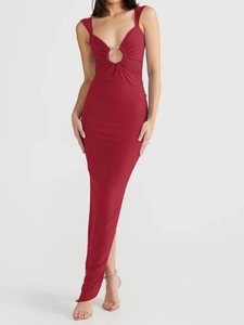 Abito aderente rosso con scollo all'americana e dettaglio cut-out per donna