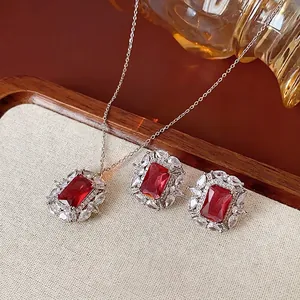 Collier Et Boucles Oreilles Zircon Rouge Rectangulaire Avec Tige En Argent Bijoux Cuivre Style Vintage Pour Femme