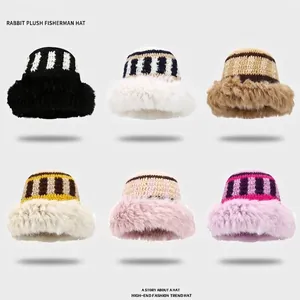 Chapeau Bob En Tricot Rayé Avec Bordure En Fausse Fourrure De Lapin Épais Chaud Hiver Pour Femmes