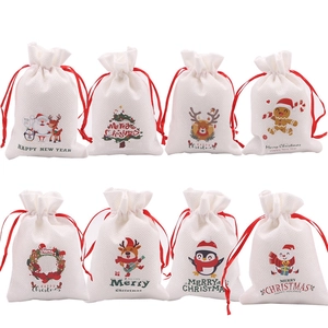 Lot de 8 sacs cadeaux de Noël en lin blanc avec cordons rouges et motifs de fête mignons