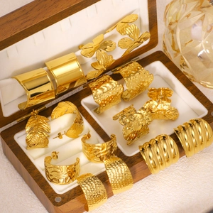 Chic 18K gold plated stainless steel floral and hoop earring set in wooden jewelry box
