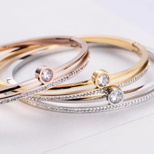 Elegant 316 Stainless Steel Bangle Bracelet For Women With Double Layer Pave Zircon And Large Round Main Stone Hinged