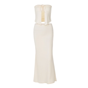 Detail von elegantem beigen Bandeau-Top mit Bindedesign und schmalem Maxirock-Set