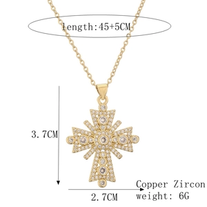 Specifiche dettagliate sulle dimensioni per collana croce in rame dorato con zirconi