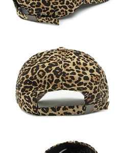 Detailed back view of leopard print baseball cap with adjustable metal buckle strap