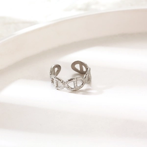 Silver pig nose ring with hammer texture finish and adjustable C-shape band for women