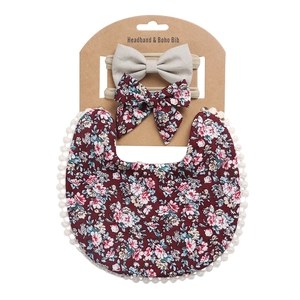 3-teiliges Baby-Set mit dunkelrotem Blumen-Lätzchen mit Spitze und passenden Stirnbändern