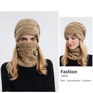 Winter-Set aus Strickmütze und Schal mit Karomuster in braun-meliertem Design