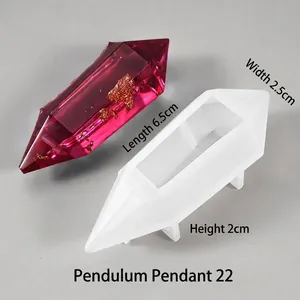 Vue détaillée du moule en silicone pour pendule et cristal de résine avec feuilles d'or