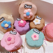 Détails de six porte-monnaie fleurs tissés en plusieurs couleurs avec écusson Sweet et zip