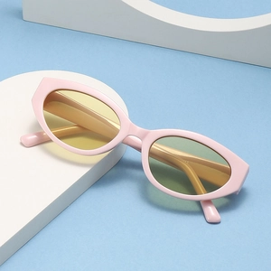 Lunettes De Soleil Œil De Chat Monture Plastique PC Décor Métal Doré Protection UV400 Extérieur Mode Rétro Tendance Femmes