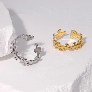 Minimalist adjustable leaf ring in 18K gold and silver stainless steel finishes