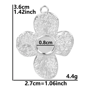 Detail of silver clover pendant with dimensions 3.6cm by 2.7cm for DIY jewelry making
