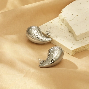 Silver 18K gold-plated stainless steel teardrop earrings with hammered texture on stone