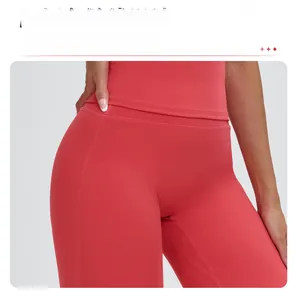 Détail des coutures renforcées à quatre aiguilles et six fils sur le legging yoga