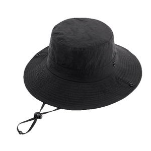 Cappello da sole nero a tesa larga con sottogola regolabile per escursionismo e campeggio