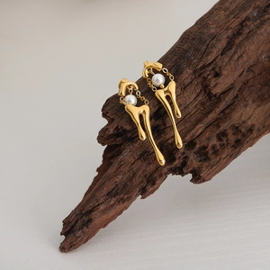 French vintage fluid drop earrings in gold plating with pearl inlay for women