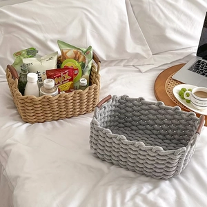 Cesti portaoggetti intrecciati minimalisti con manici in pelle per cosmetici e scrivania