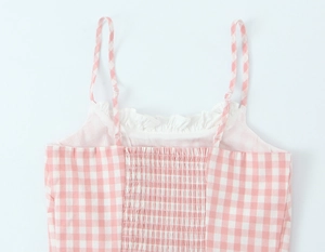 Rosa-weiß kariertes Camisole-Top mit verstellbaren Trägern und Rüschenverzierung