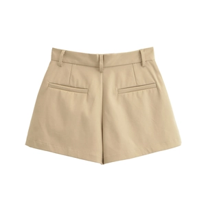 Vue arrière du short kaki à taille haute et jambe large avec poches passepoilées en sergé